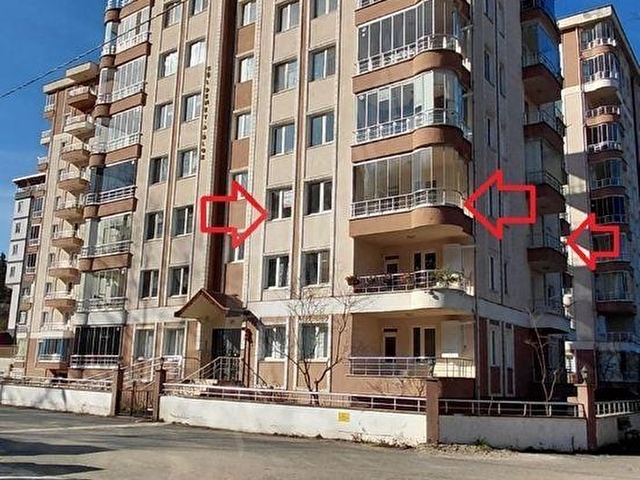 SATILIK DAİRE 3+1 SİTE İÇİ 150 METREKARE 3.KAT BATLAMA GÜLDEMET SİTESİ TEYYAREDÜZÜ MAH 454 EMLAKTAN