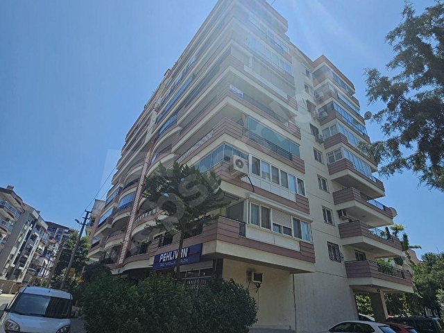Karşıyaka Dedebaşı Mah. Odaları Aydınlık Ferah 3+1 Kiralık Daire