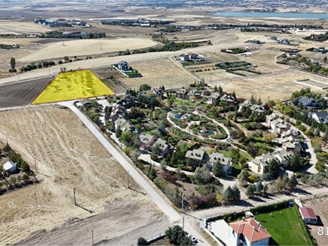 BAHÇELİEVLER MÜKEMMEL KONUM TEK TAPU 6270M2 VİLLA PARSEL - Görsel 2