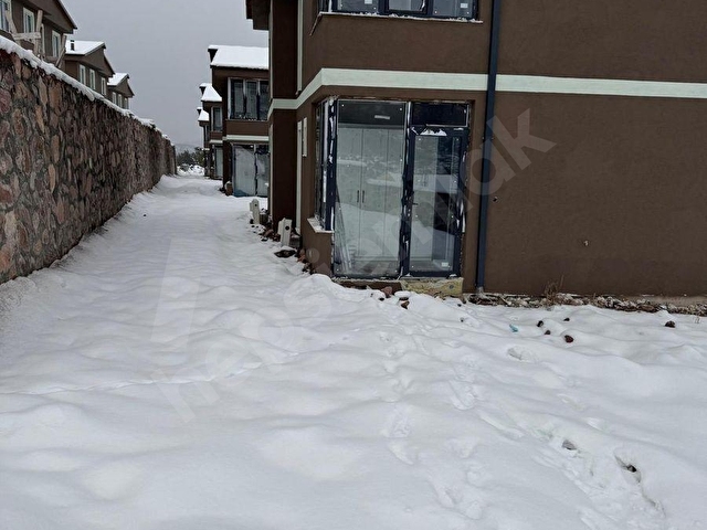 ÇAMLIDEREYE 10 DK MESAFEDE DOĞA İÇİNDE SIFIR SİTE İÇİNDE VİLLA - Görsel 11