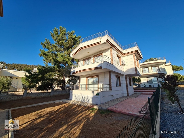 Akbükte Deniz ve Doğa Manzaralı Müstakil Villa