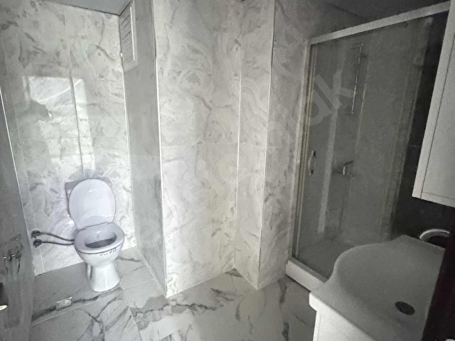 Armutluda 2+1 Ebeveyn Banyolu İskanlı Lüks Site Daire - Görsel 14