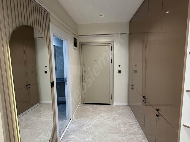 SARRAFTAN METROBÜSE YAKIN SİTE İÇİ %90 KREDİ İMKANIYLA 2+1