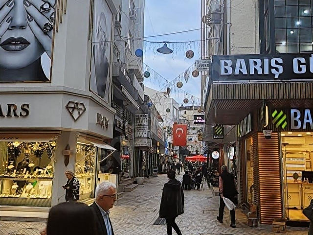 İzmit Çarsi Fethiye Cad. Cepheli Satilik Komple Dukkan Mağaza - Görsel 11