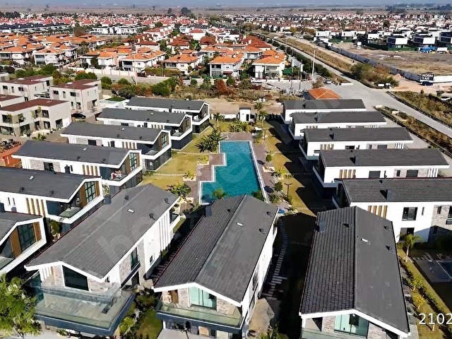 Sasalı Biva Savilla Sitesinde Kiralık 5+1 Villa - Görsel 23