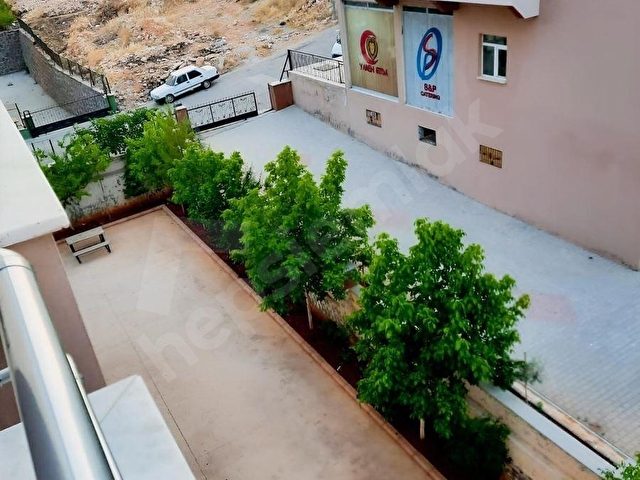 KARACAAHMET MERKEZDE FULL EŞYALI 2+1 DAİRE - Görsel 23