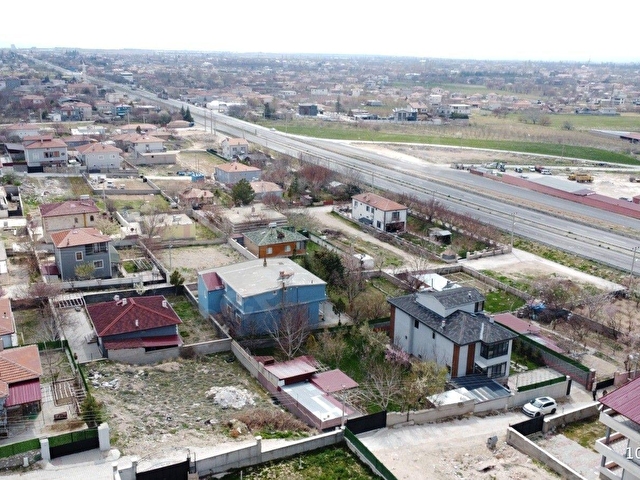 NİĞDE SAZLICA ADANA YOLUNA ÇOK YAKIN 310M2 TRİPLEKS VİLLA - Görsel 5