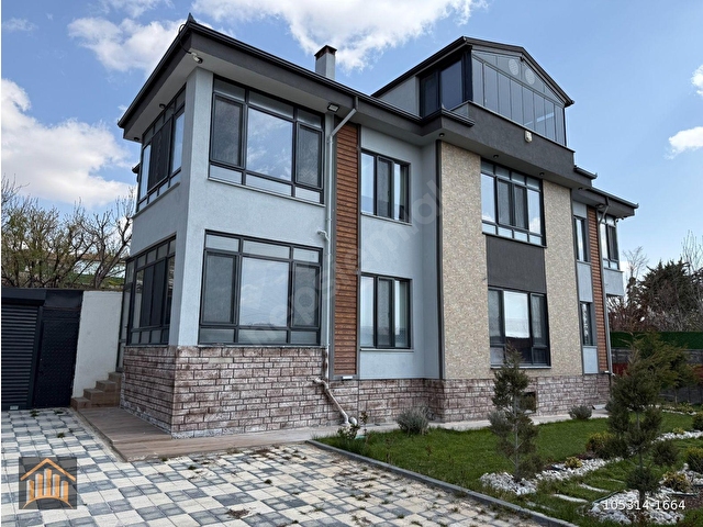 NİĞDE SAZLICA ADANA YOLUNA ÇOK YAKIN 310M2 TRİPLEKS VİLLA