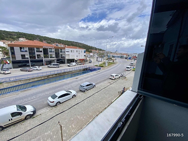 YILLIK KİRALIK AY ÖDEMELİ ÇEŞME MARİNA KARŞISI 1+1 KLİMALI 56 M2 - Görsel 3