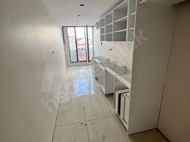 UĞURMUMCU MAH LÜX SİTEDE OTOPARKLI 2+1 100M2 CADDEYE CEPHE DAİRE - Görsel 12