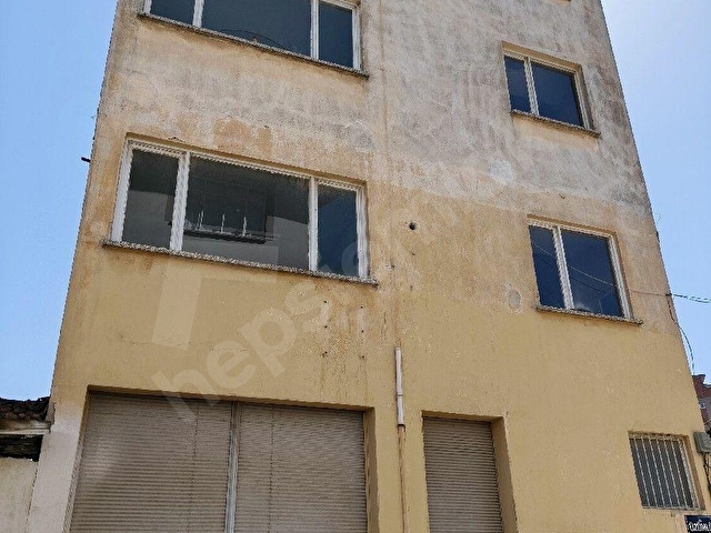 Beyaz Emlak tan Umurbey mahallesi Üzümlü caddesinde 1dükkan +3 daire komple bina satılık - Görsel 4