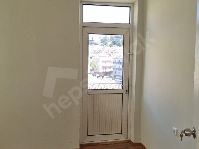 CADDE ÜZERİNDE YAPILI DAİRE - Görsel 9