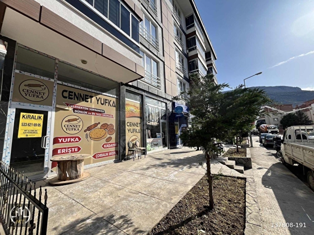 MT EMLAKTAN HACILAR MEYDANINDA KİRALIK DÜKKAN