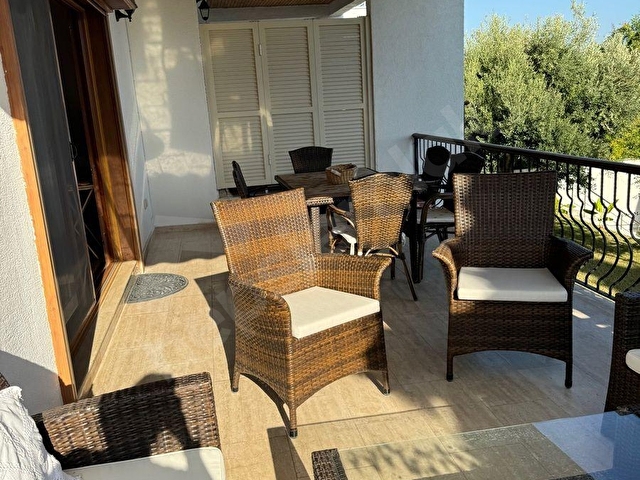 Çeşme Ardıçta Denize Sıfır Yıllık Kiralık Villa - Görsel 25