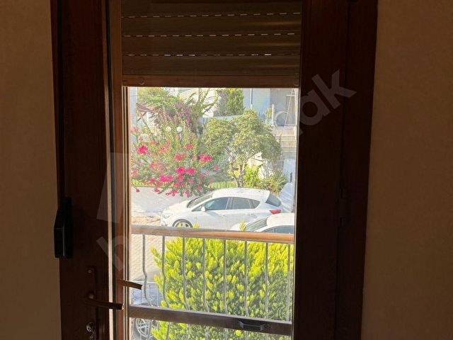 Çeşme Ardıçta Denize Sıfır Yıllık Kiralık Villa - Görsel 30