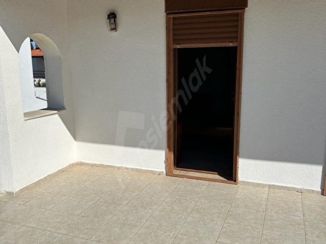 Çeşme Ardıçta Denize Sıfır Yıllık Kiralık Villa - Görsel 9
