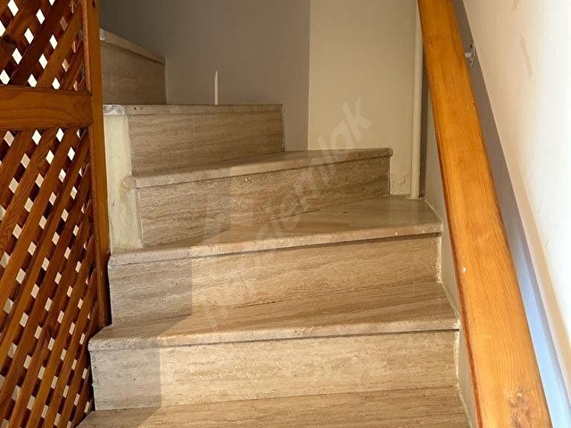 Çeşme Ardıçta Denize Sıfır Yıllık Kiralık Villa - Görsel 13
