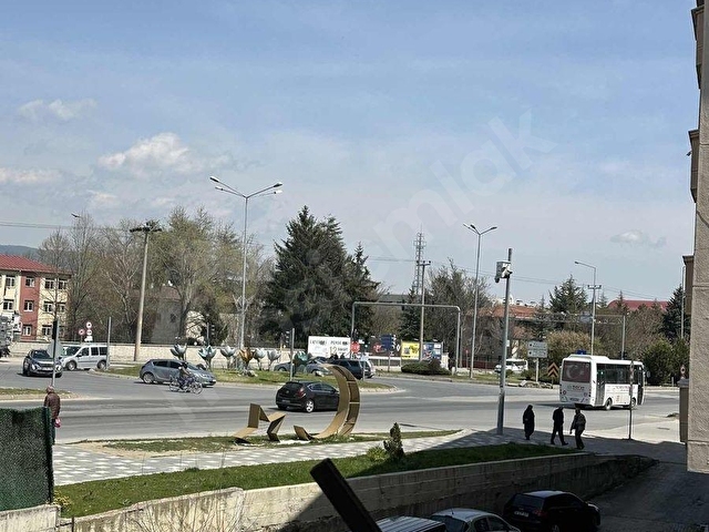İHSANİYE 3+1 D-100 CEPHE İÇİ BAKIMLI DAİRE - Görsel 23