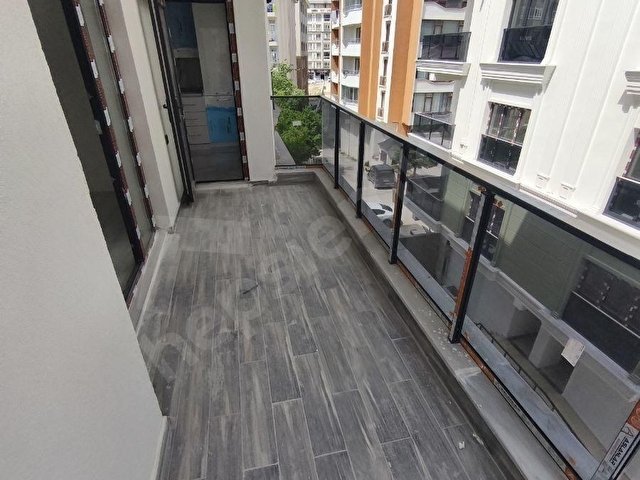 BAZO İNŞAAT EMLAKTAN KİRALIK 2+1 DAİRE BALKONLU AYRI MUTFAKLI - Görsel 17