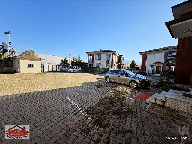 BAŞİSKELE YENİKÖY DOĞA EVLERİNDE SATILIK 4+1 İKİZ VİLLA - Görsel 8