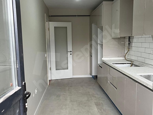 YOĞURTÇU PARKI MANZARALI SIFIR BİNADA BALKONLU 2+1 KİRALIK DAİRE - Görsel 8