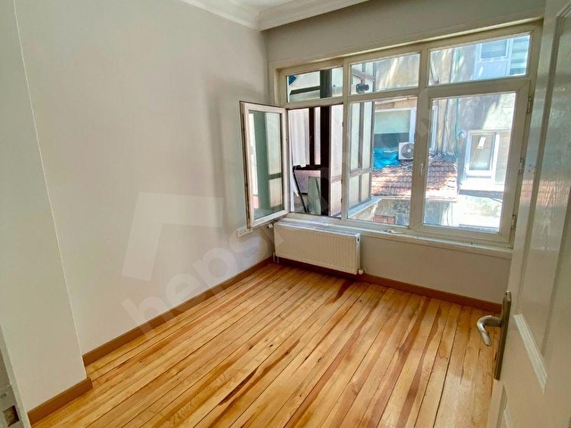 KADIKÖY BAHARİYE CADDESİNDE 2+1 KİRALIK DÜKKAN - Görsel 13