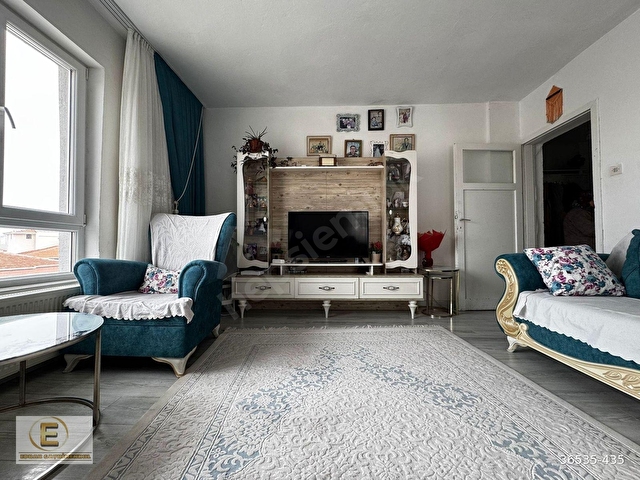 EBRARDAN HİSAR MAHALLESİNDE 3+1 3.KAT FERAH DAİRE