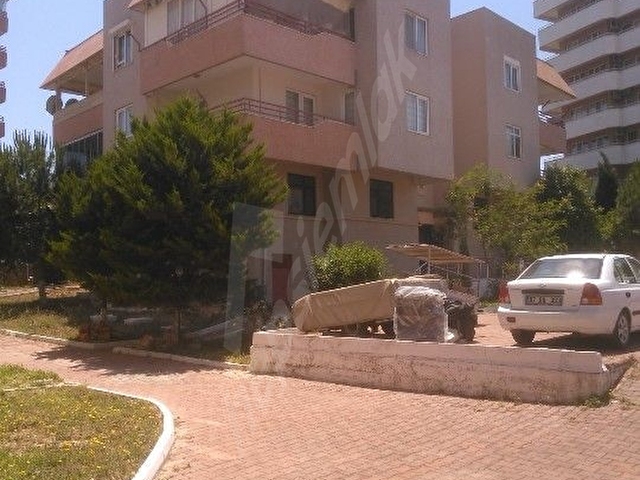 Masadağı 3 KATLI binada ARAKAT 3 + 1 DAİRE