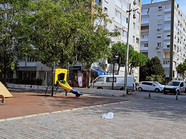 Bayraklı Tepekule mah.Parka bakan Köşe Cepheli dükkan 47 M2 - Görsel 3