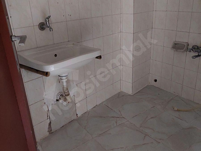 ÜSKÜDAR BOYACİ EMLAKTAN  VALIDEİ ATIK 4 KAT 2+1-65 M2 DOGALGAZ SOBA 2 ÇEPELI - Görsel 12