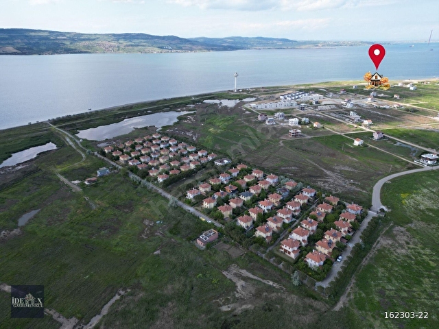 Çanakkale Lapseki Umurbeyde TİCARİ İmarlı Denize ilk sırada Arsa