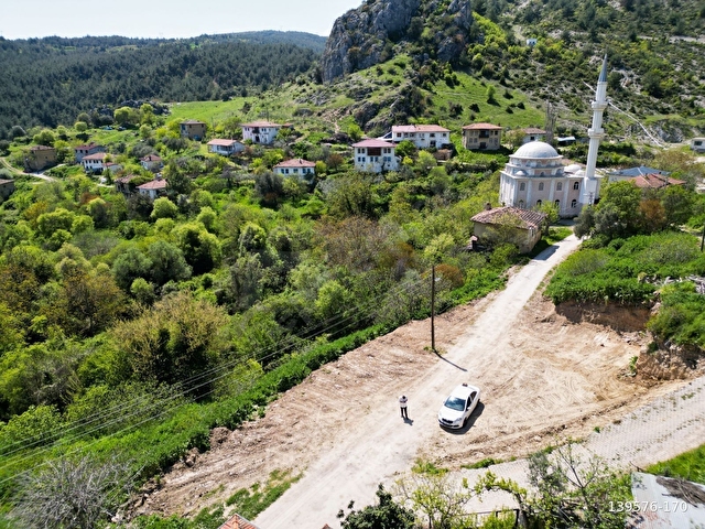 KÖY İÇİ İMARLI ASFALT CEPHE MÜKEMMEL MANZARALI ARSA - Görsel 5
