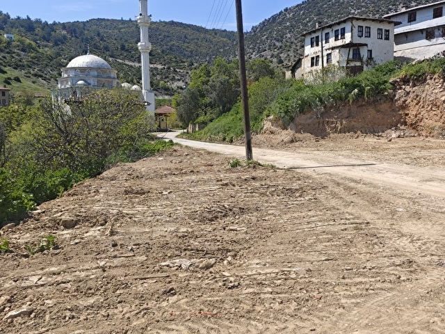 KÖY İÇİ İMARLI ASFALT CEPHE MÜKEMMEL MANZARALI ARSA - Görsel 10