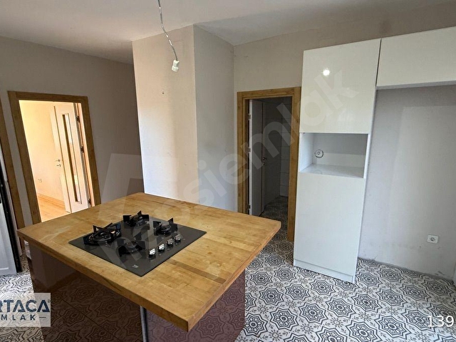 Mergenlide 500m2 Arsa İçinde Tek Katlı 3+1 Ev Satılıktır - Görsel 9