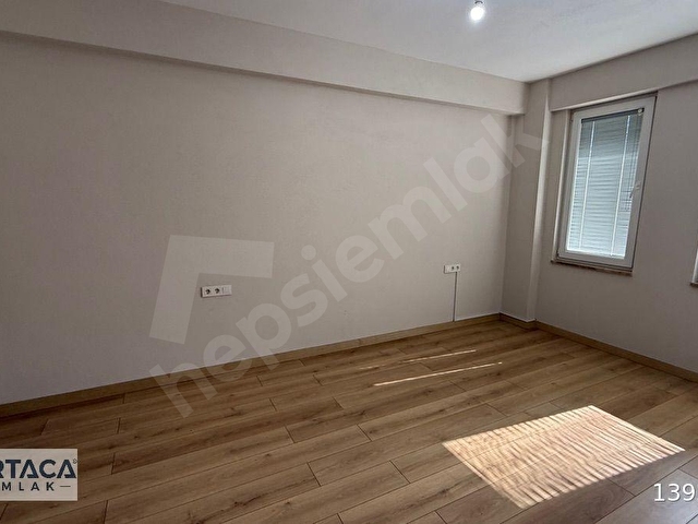 Mergenlide 500m2 Arsa İçinde Tek Katlı 3+1 Ev Satılıktır - Görsel 19