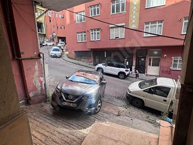 BALKONLU ARA DAİRE METROYA DÜZ AYAK 150 M HASTANEYE 3 DAK - Görsel 2