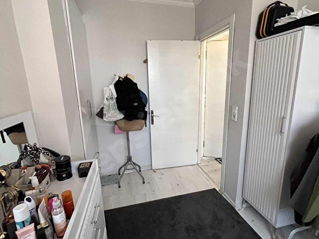 ÖDEMİŞ MERKEZDE YATIRIMLIK 1+1 EŞYALI DAİRE - Görsel 5