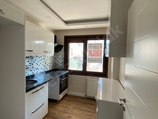 Alp Yalı Konaklarında Kiralık 2+1 Bahçe Katı Daire Alkaya Yürüyüş Yolu SAHİLDE - Görsel 4