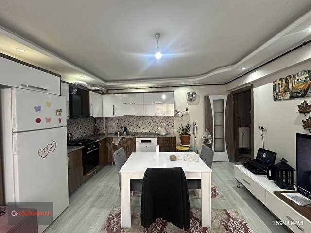 ÇÖZÜM EMLAKTAN MURADİYEDE ÖN CEPHE 2+1 ARA KAT SATILIK DAİRE - Görsel 3