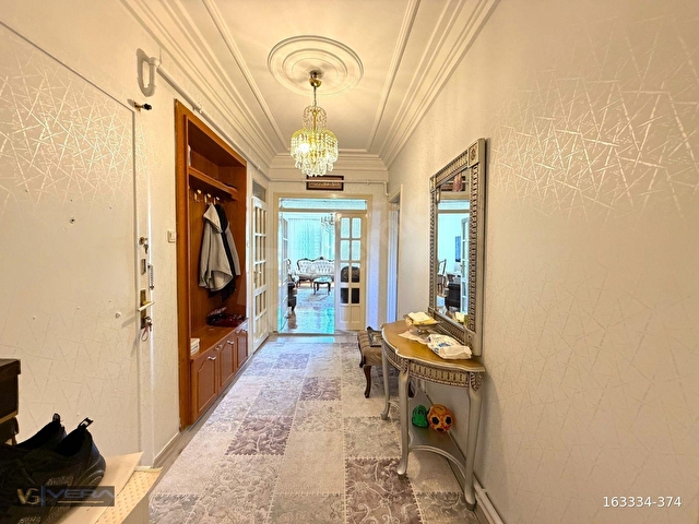 DEĞİRMİÇEMDE MERKEZİ KONUMDA GENİŞ 3+1 SATILIK DAİRE 137 M² NET - Görsel 13