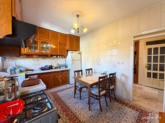 DEĞİRMİÇEMDE MERKEZİ KONUMDA GENİŞ 3+1 SATILIK DAİRE 137 M² NET - Görsel 17