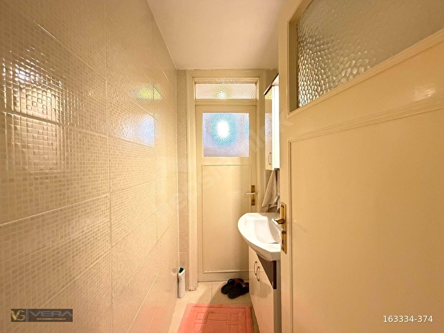 DEĞİRMİÇEMDE MERKEZİ KONUMDA GENİŞ 3+1 SATILIK DAİRE 137 M² NET - Görsel 4