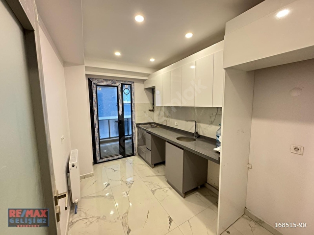 AKEVLER MAHALLESİNDE AİLE SİTESİNDE METROBÜSE YAKIN SIFIR DAİRE - Görsel 9