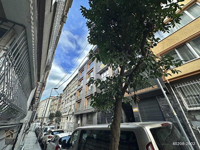 ŞİŞLİ MERKEZDE KOCAMANSUR SOKAKTA 3+1 KOMBİLİ KİRALIK DAİRE
