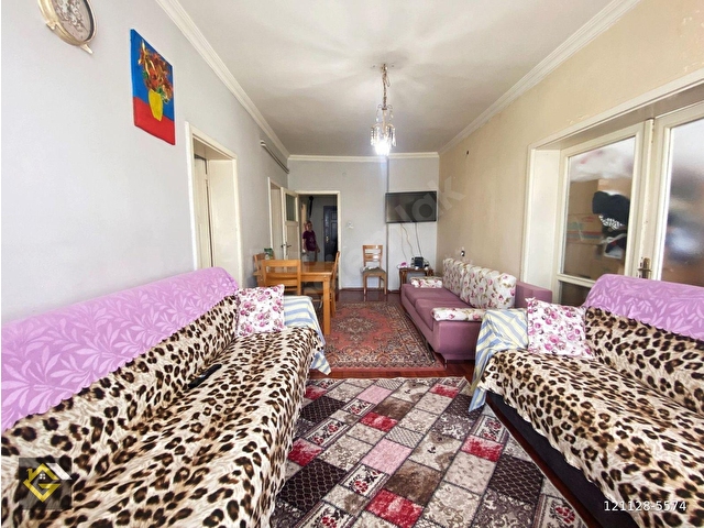SEYRANBAĞLARI BAĞLAR CAD. ÜZERİNDE 3+1 KATTA SATILIK DAİRE !!! - Görsel 5
