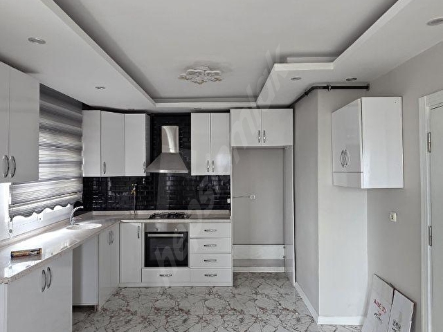 T.BAŞI BLV SEVENLER PASTANESİ ARKASI 3+1+Ç.BANYO SİTEde CAZİP