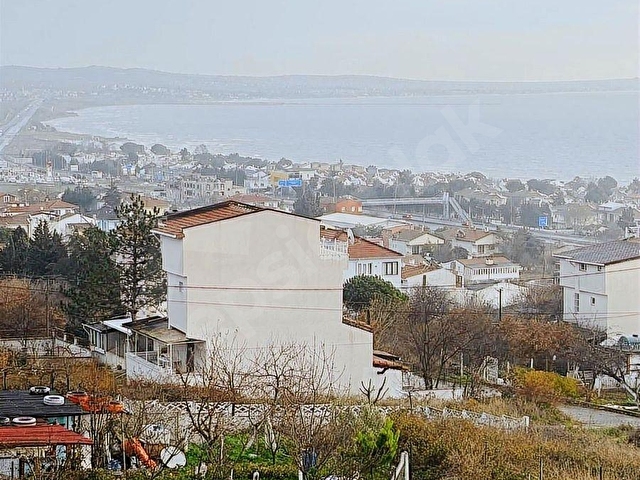 sahile 600 metre mesafede deniz manzaralı satılık arsa