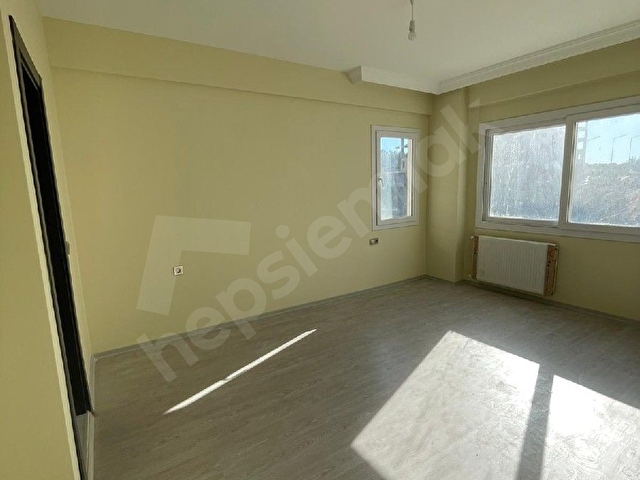 boynuyoğunda 2+1 iskanlı sıfır hasarsız oturuma hazır - Görsel 3