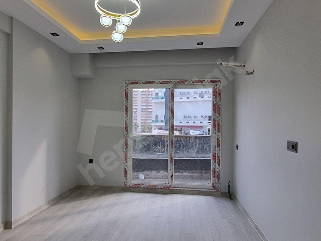 ROYAL EMLAKTAN MERSİN TÖMÜKTE DENİZE 400 MT SATILIK 2+1 LÜX 120m2 DAİRE - Görsel 24
