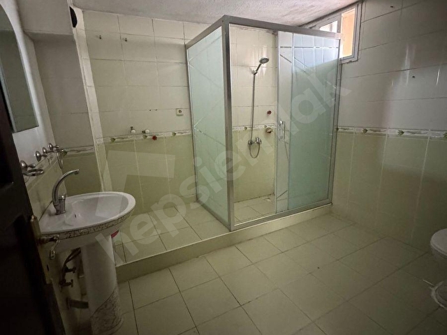 BUCA YEŞİLBAĞLAR MAH. 3+1 196 M2 KAPALI MUFTAK DOĞALGAZLI KİRALIK DAİRE - Görsel 13